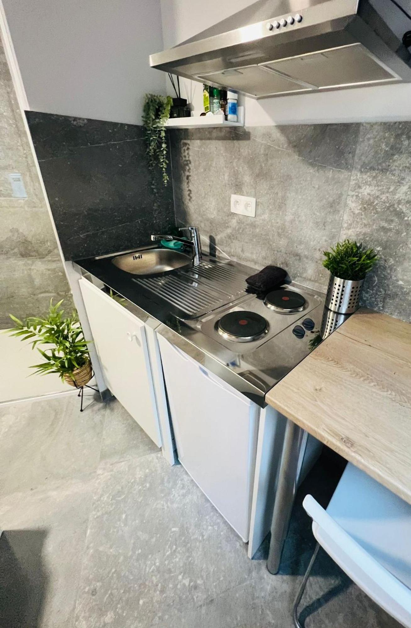 Mini Studio Une Personne Apartment Лиеж Екстериор снимка